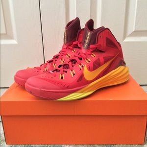 Nike Hyperdunk - Rare Color!! 🌋
